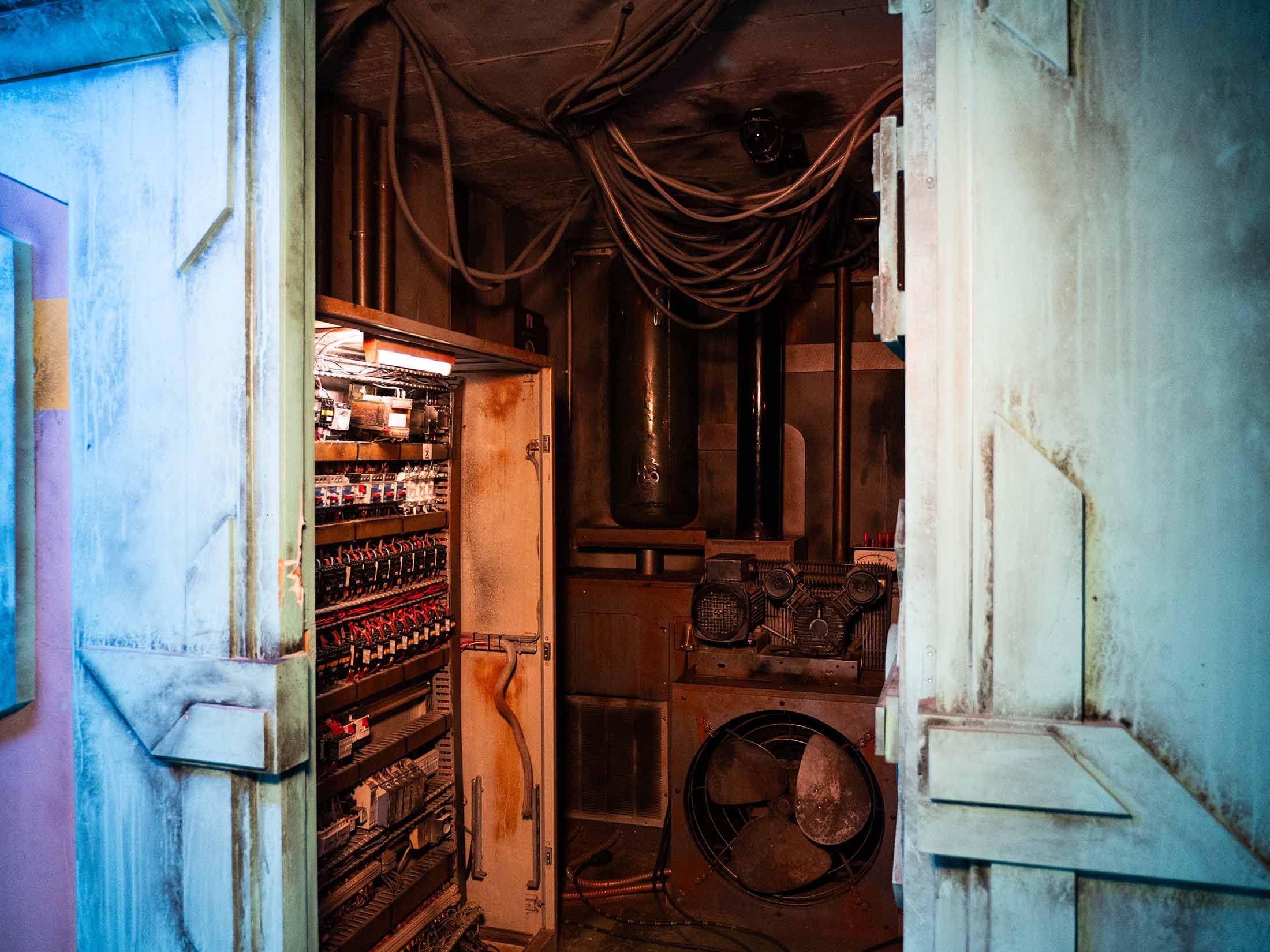Salle escape game Bunker 182 - Escape Yourself Rennes salle machines
